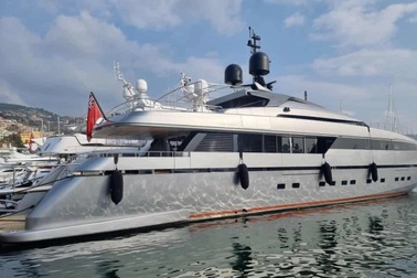 Italy tịch thu dinh thự, du thuyền trị giá 156 triệu USD từ 5 tài phiệt Nga