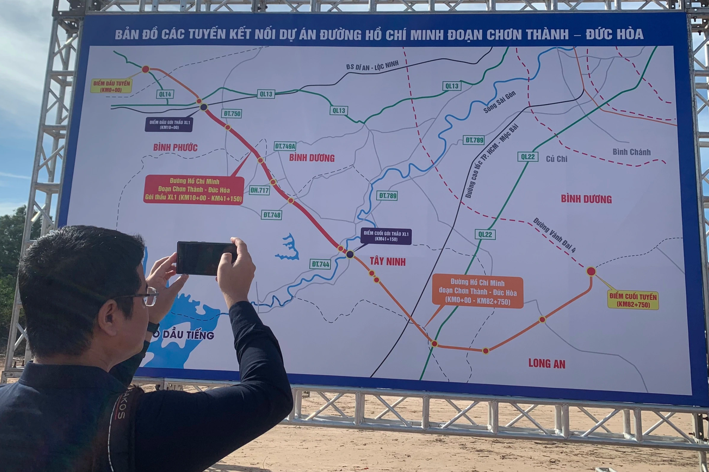 Khởi động lại dự án đường Hồ Chí Minh qua ba tỉnh sau 12 năm dừng thi công - 1