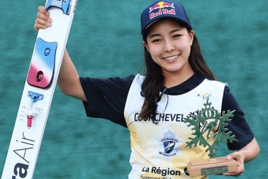 Sara Takanashi: "Nữ thần" trượt tuyết xinh đẹp của thể thao Nhật Bản