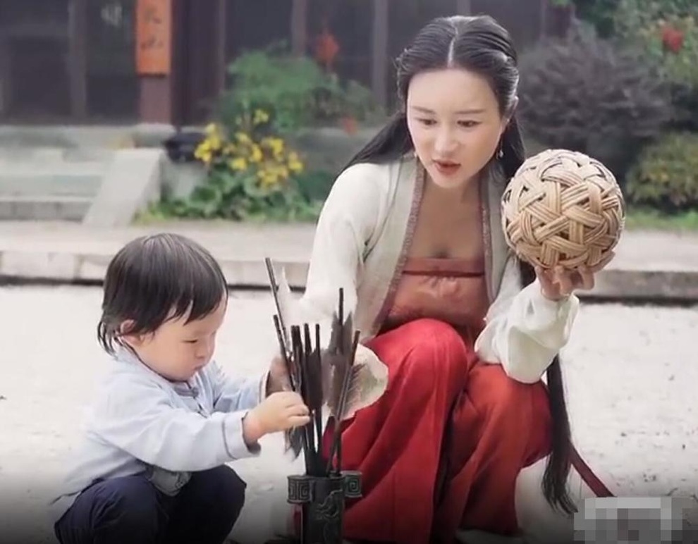 Ở tuổi 70, đạo diễn phim võ hiệp Trương Kỷ Trung mừng con gái tròn một tuổi - 15 Ở tuổi 70, đạo diễn phim võ hiệp Trương Kỷ Trung mừng con gái tròn một tuổi - 15