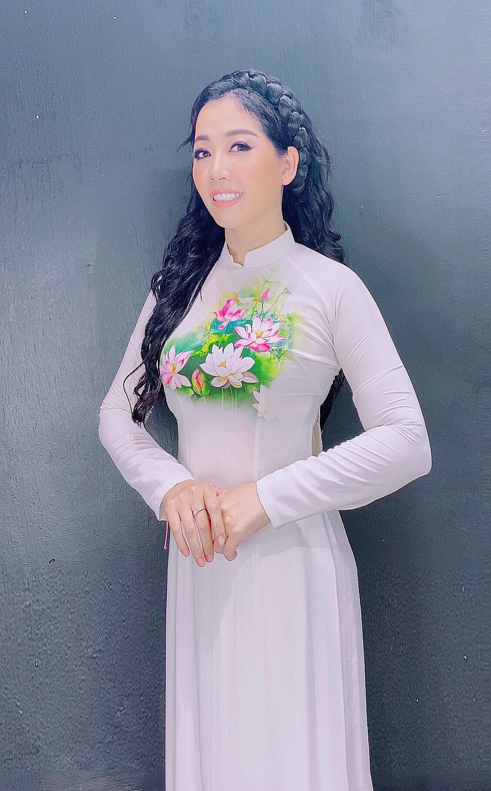 Phạm Hồng: Hạnh phúc khi được bận rộn - 1 Phạm Hồng: Hạnh phúc khi được bận rộn - 1