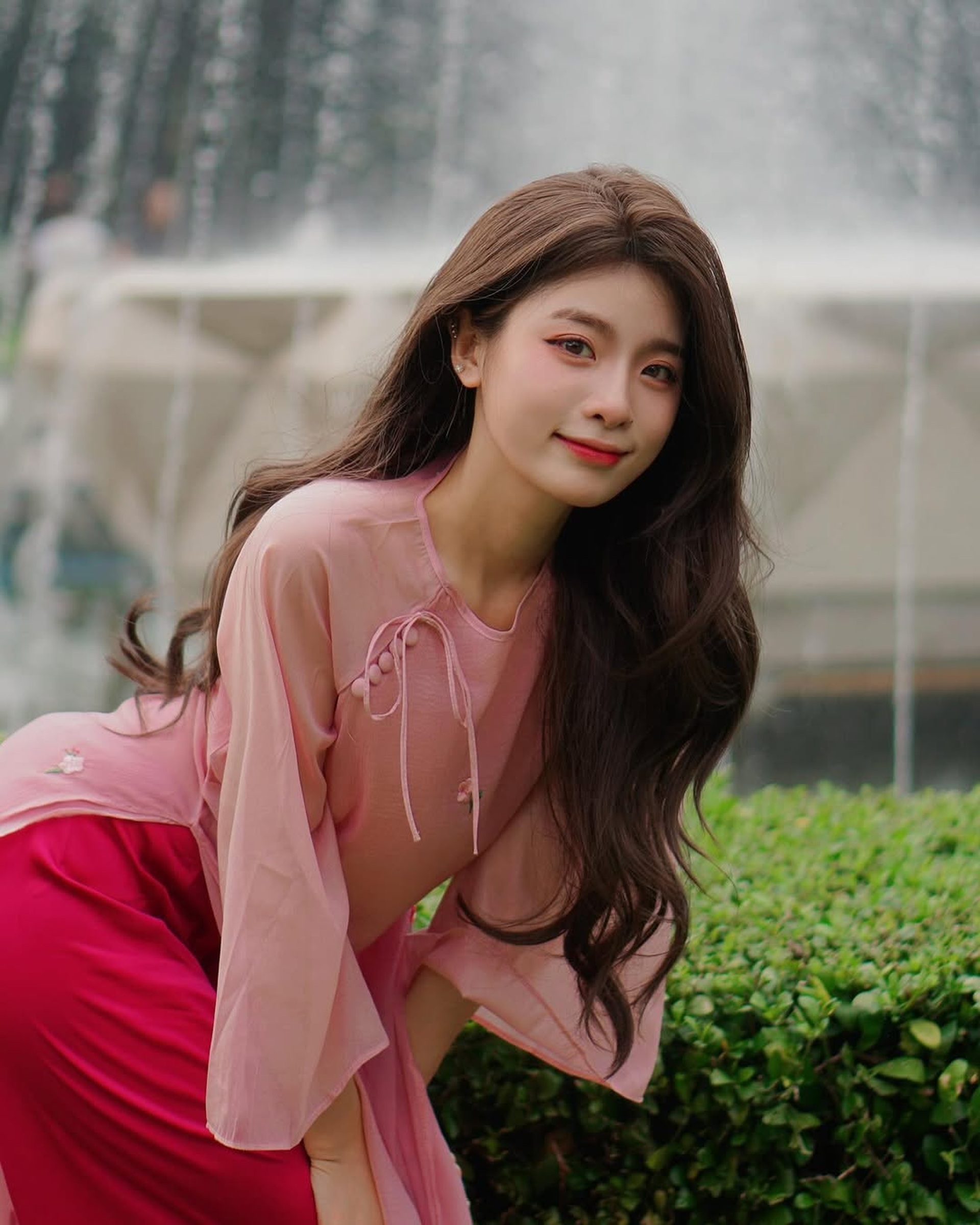 Hot girl Ngọc Kem đang vướng ồn ào tình cảm với ViruSs là ai? - 2 Hot girl Ngọc Kem đang vướng ồn ào tình cảm với ViruSs là ai? - 2