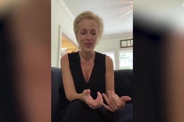 Nữ diễn viên tuyên bố sau cách ly sẽ không bao giờ mặc... áo ngực nữa