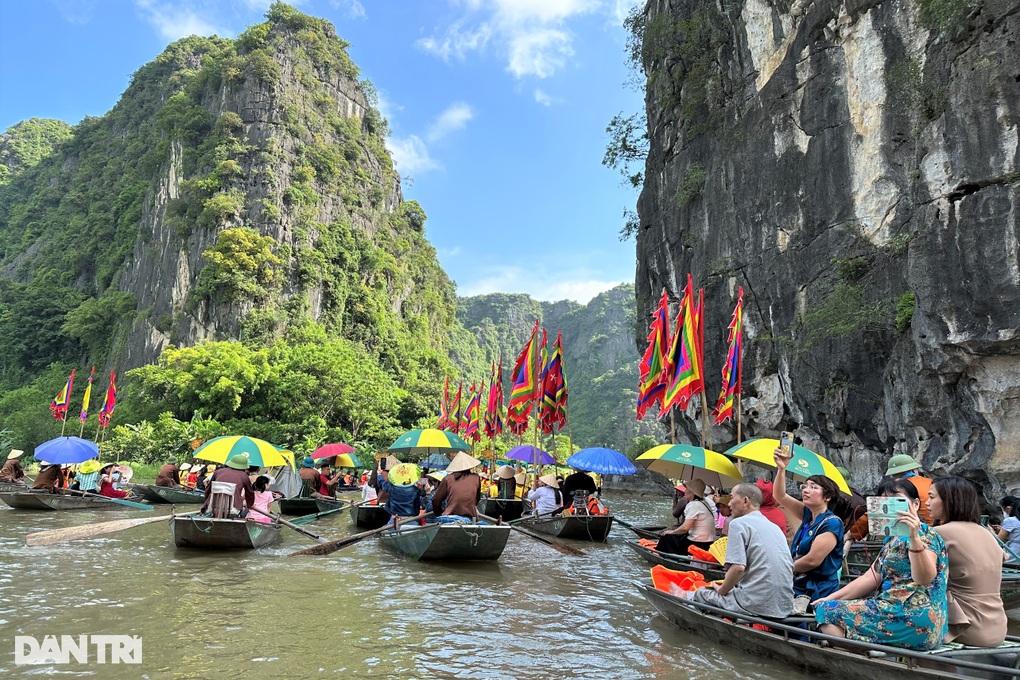 600 lái đò không hợp đồng lao động: Vướng mắc hàng chục năm! - 4 600 lái đò không hợp đồng lao động: Vướng mắc hàng chục năm! - 4