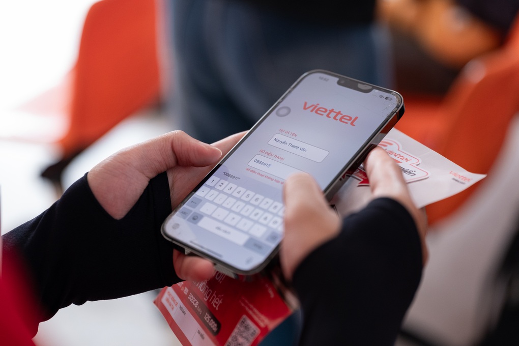 مركبة تكنولوجيا الجيل الخامس من فيتيل: فتح فرص التحول الرقمي في الغرب - 2 Chuyến xe công nghệ 5G của Viettel: Mở ra cơ hội chuyển đổi số tại miền Tây - 2