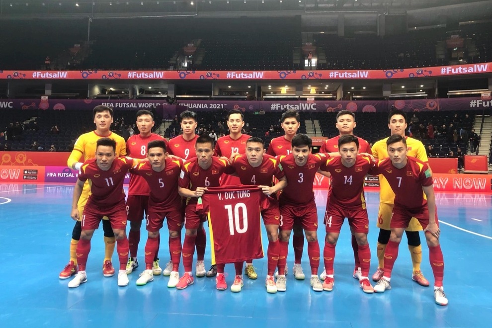 Tuyển futsal Việt Nam được thưởng hơn 2 tỷ đồng, lên đường về nước - 1