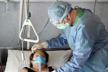 Hơn 18.200 người chết, Italia tính kéo dài lệnh phong tỏa