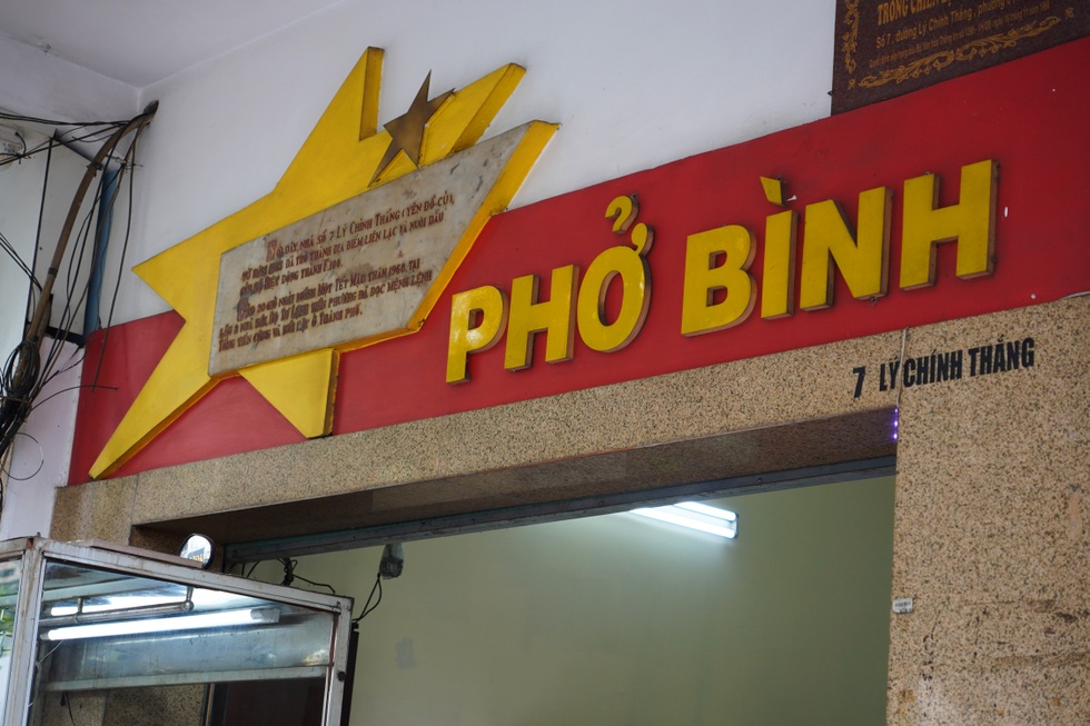 Chuyện ly kỳ quán phở Hà Nội từng che giấu 100 chiến sĩ Biệt động Sài Gòn