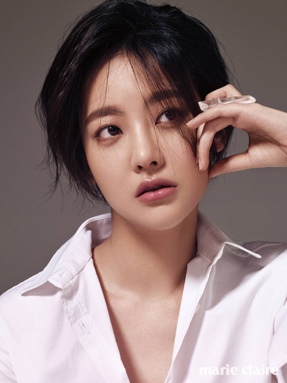 Hé lộ danh tính bạn gái “tin đồn” nóng bỏng của Hyun Bin - 11 Hé lộ danh tính bạn gái “tin đồn” nóng bỏng của Hyun Bin - 11