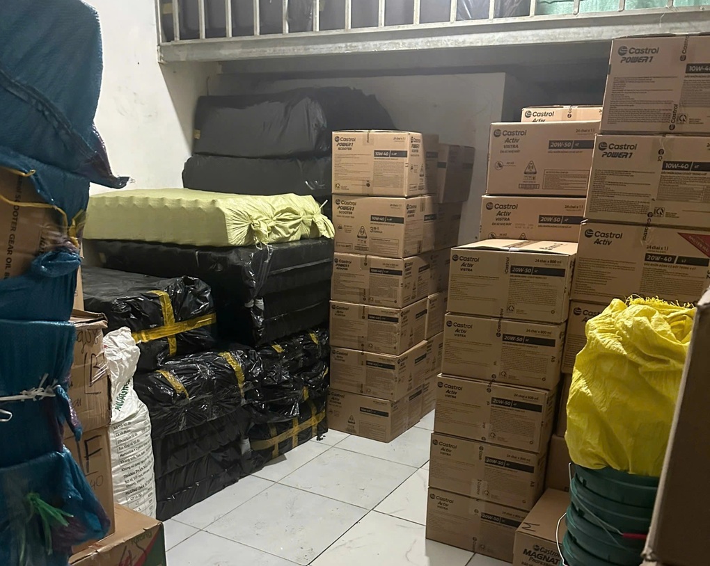Công an TPHCM phá đường dây bán 220.000 chai nhớt giả trên Shopee, Lazada - 2