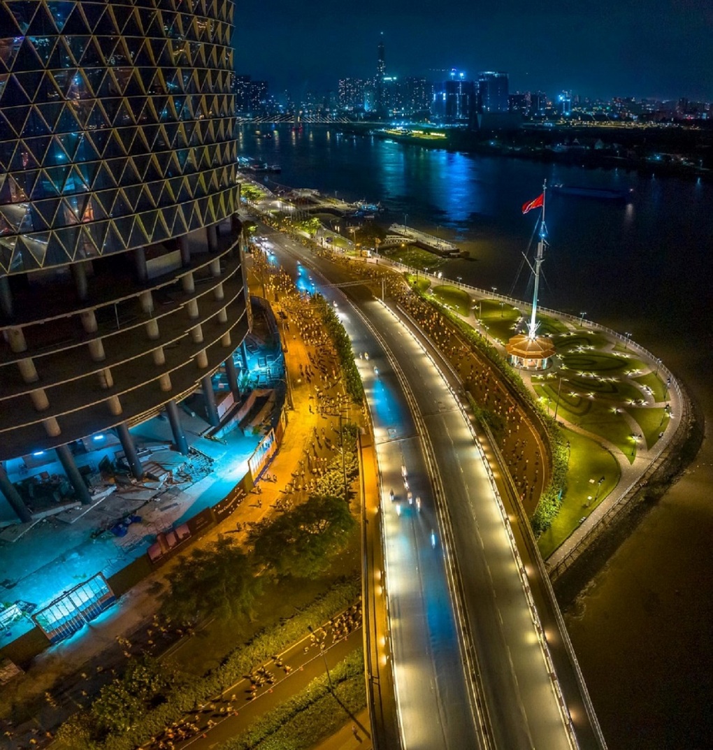 VnExpress Marathon Ho Chi Minh City Midnight 2024 trở lại với sự đồng hành của VPBank - 3 VnExpress Marathon Ho Chi Minh City Midnight 2024 trở lại với sự đồng hành của VPBank - 3