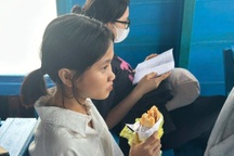 24 học sinh ở TPHCM vượt biển đi thi tốt nghiệp THPT 2024