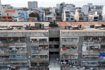 Chung cư “chuồng cọp” giăng kín ở TPHCM