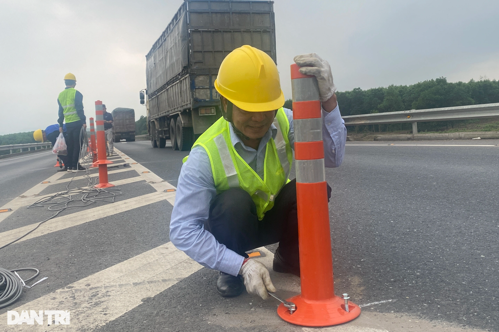 Gấp rút bổ sung hệ thống an toàn trên cao tốc Cam Lộ - La Sơn - 3 Gấp rút bổ sung hệ thống an toàn trên cao tốc Cam Lộ - La Sơn - 3