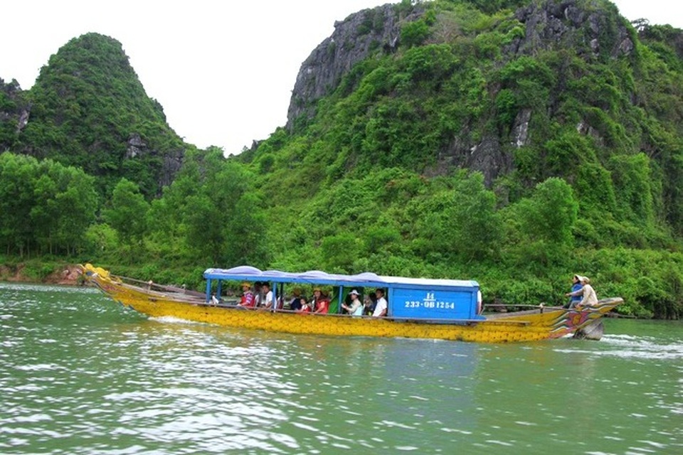 Phong Nha - Kẻ Bàng đón hơn 4.000 lượt khách dịp Tết Nguyên đán - 1 Phong Nha - Kẻ Bàng đón hơn 4.000 lượt khách dịp Tết Nguyên đán - 1