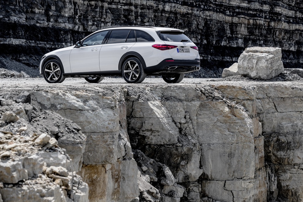 Mercedes-Benz C-Class có thêm phiên bản gầm cao All-Terrain - 11 Mercedes-Benz C-Class có thêm phiên bản gầm cao All-Terrain - 11