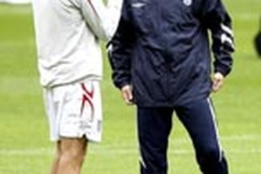 Gerrard thay thế Beckham ở cánh phải