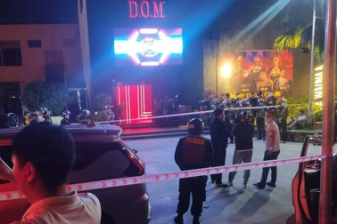 Cảnh sát đột kích vũ trường lớn nhất đất Cảng