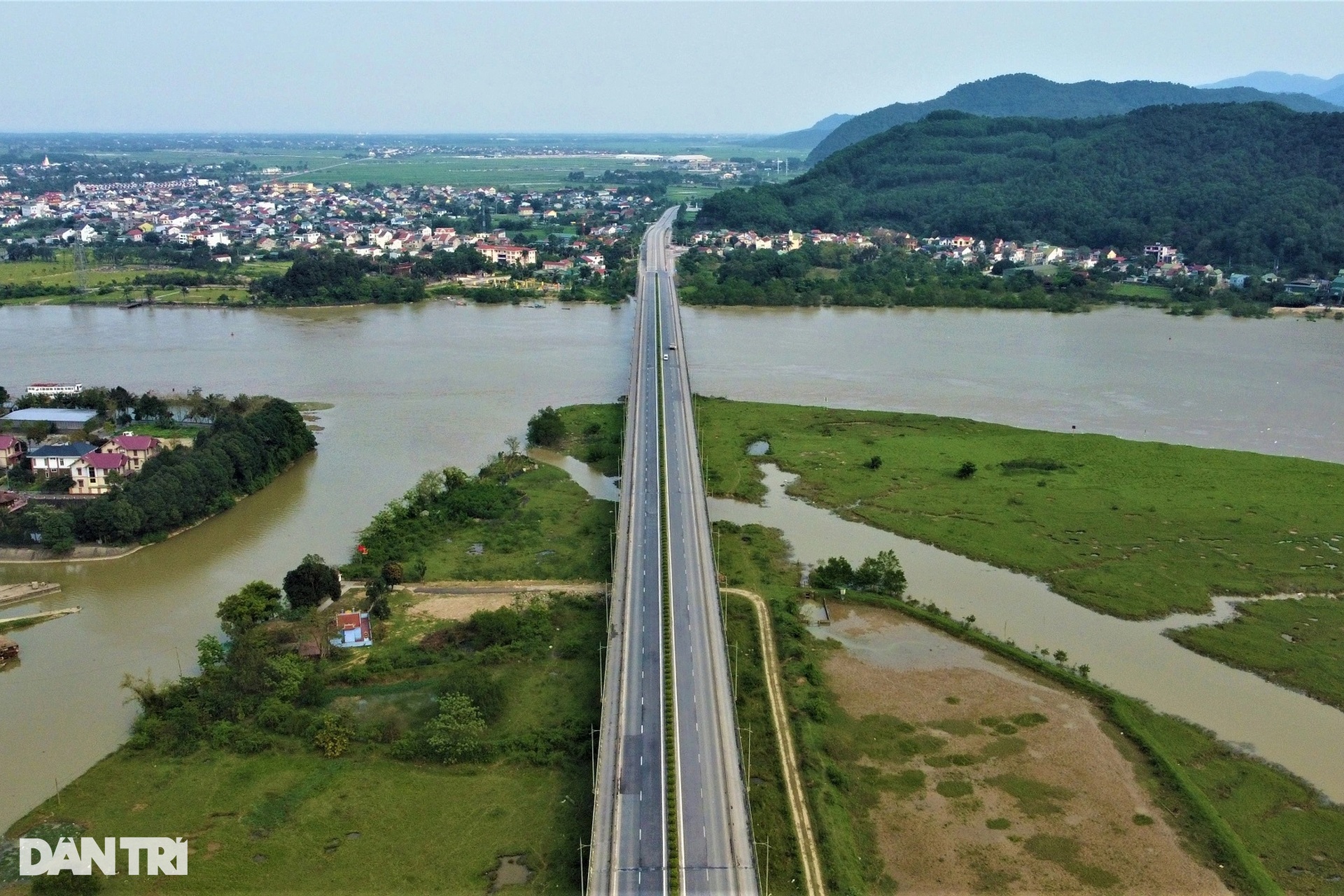 5 cây cầu bắc qua một dòng sông chạy dọc tỉnh rộng nhất Việt Nam - 4