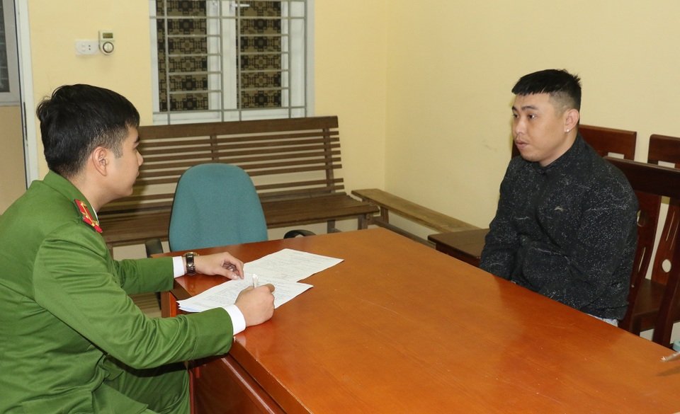 Ổ nhóm bảo kê trước cổng bệnh viện lớn nhất Nghệ An sa lưới - 1 Ổ nhóm bảo kê trước cổng bệnh viện lớn nhất Nghệ An sa lưới - 1