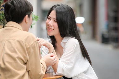 Tình cờ chọn màu áo này, tôi bỗng trở thành "cô gái đặc biệt" trong mắt anh