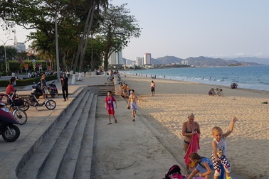Nha Trang: Dừng hoạt động tập trung đông người trên tuyến công viên bờ biển