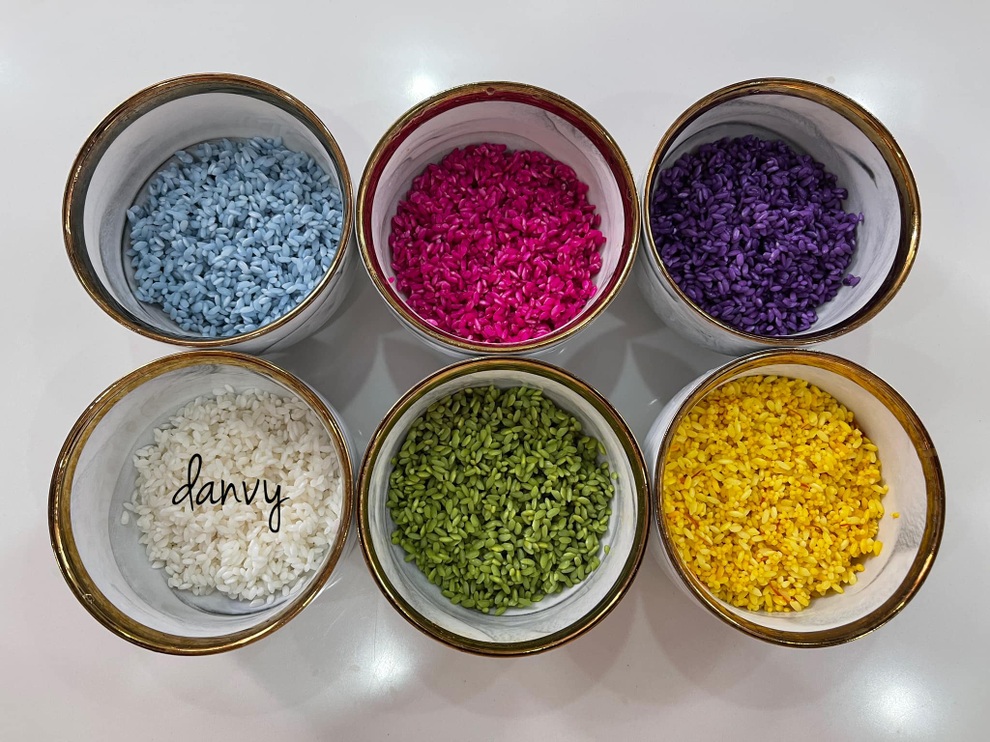 Mẹ đảm Đắk Lắk bật mí cách làm xôi cầu vồng bất bại, nhìn thôi đã thèm - 2 Mẹ đảm Đắk Lắk bật mí cách làm xôi cầu vồng bất bại, nhìn thôi đã thèm - 2