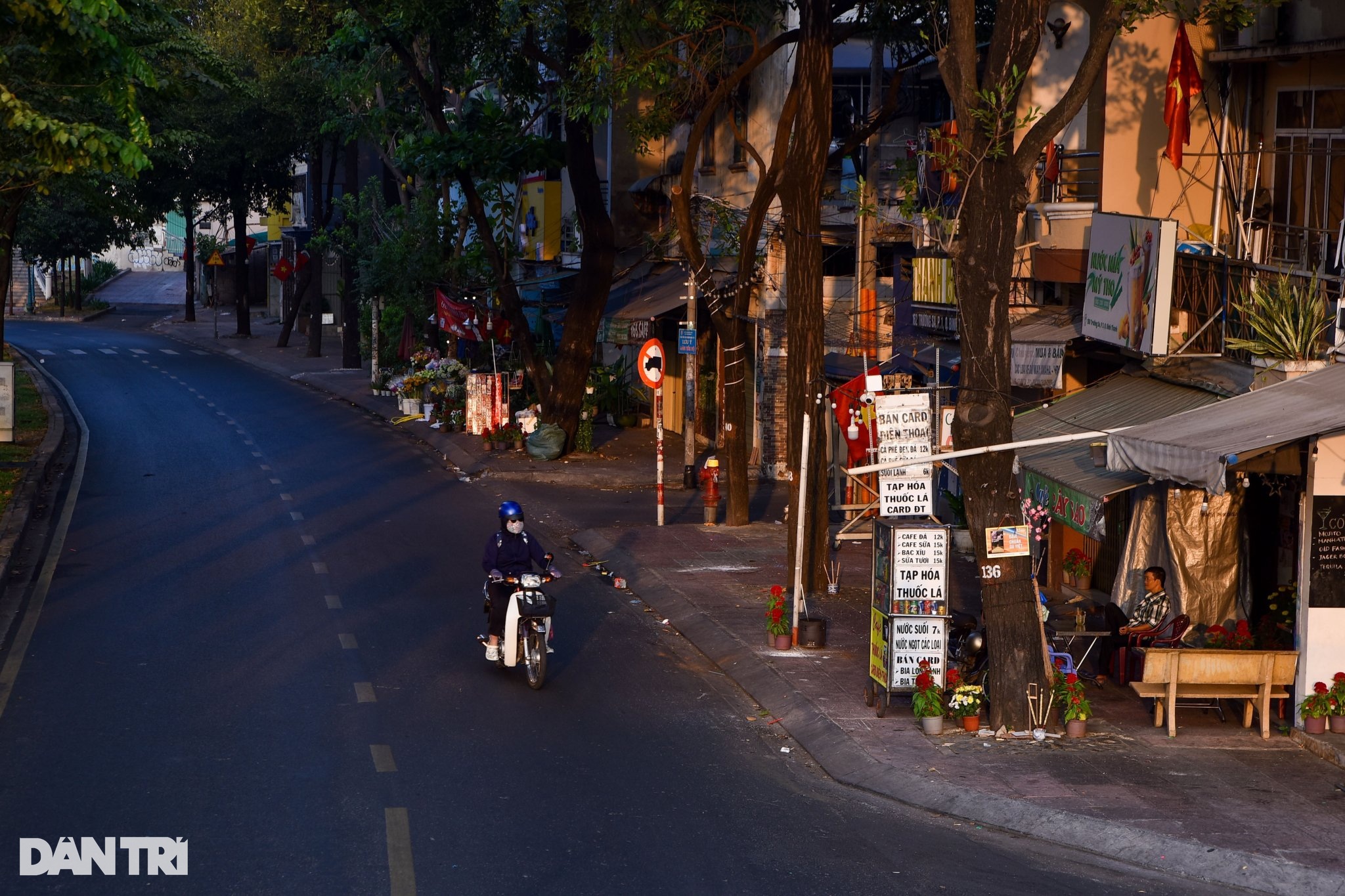 Ho Chi Minh City is peaceful and poetic on New Year's Day - November 11