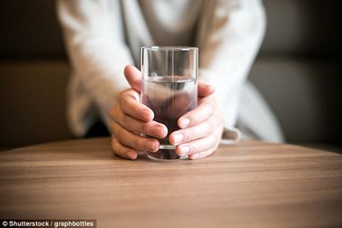 Giảm cân bằng nước: Trào lưu nguy hiểm