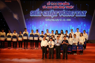 Quảng Trị: 132 tân sinh viên khó khăn được “Tiếp sức đến trường”