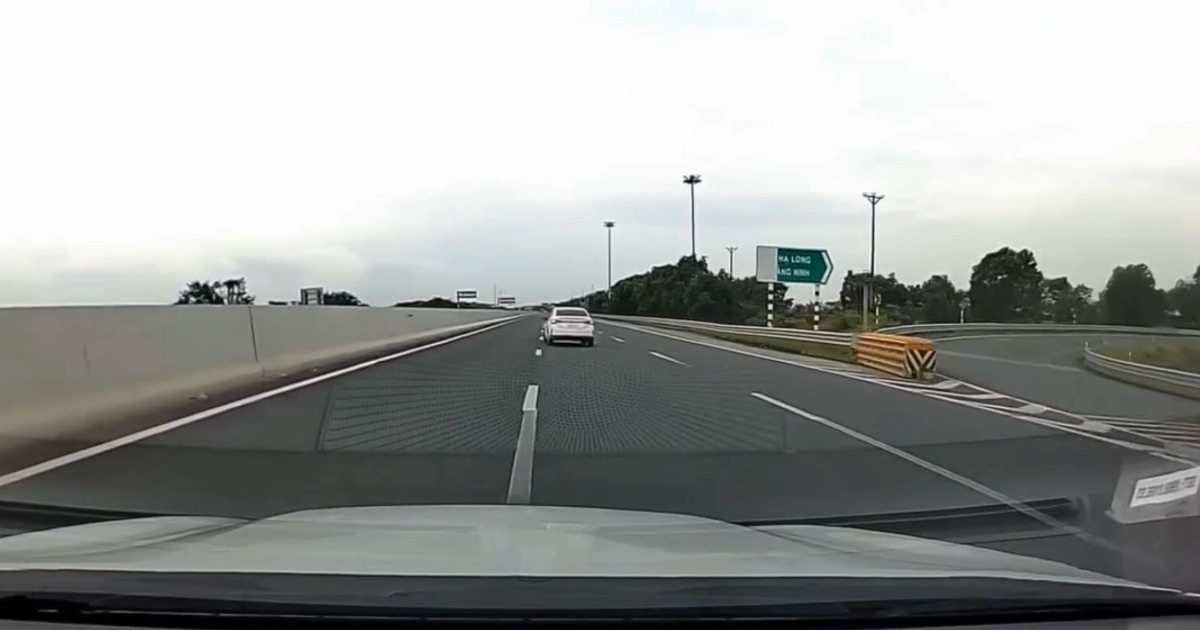 Liên tiếp các trường hợp ô tô đi lùi trên cao tốc: Mức phạt chưa đủ nặng?