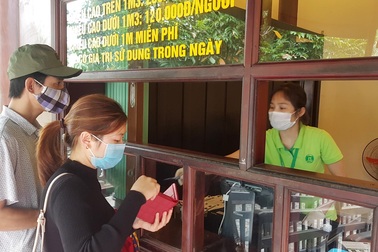 Tràng An từ chối bán vé du khách không đeo khẩu trang