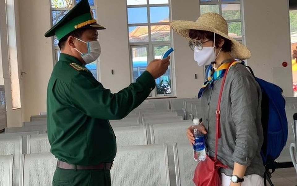 Quảng Ngãi: Đưa 2.000 du khách rời đảo Lý Sơn phòng chống Covid - 2 Quảng Ngãi: Đưa 2.000 du khách rời đảo Lý Sơn phòng chống Covid - 2