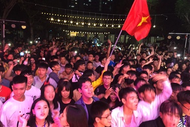 Hàng ngàn bạn trẻ thành Vinh hào hứng tham gia lễ hội tiếng Anh “Be Different”