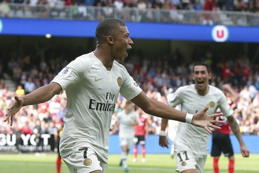 Mbappe tỏa sáng rực rỡ, PSG ngược dòng chiến thắng