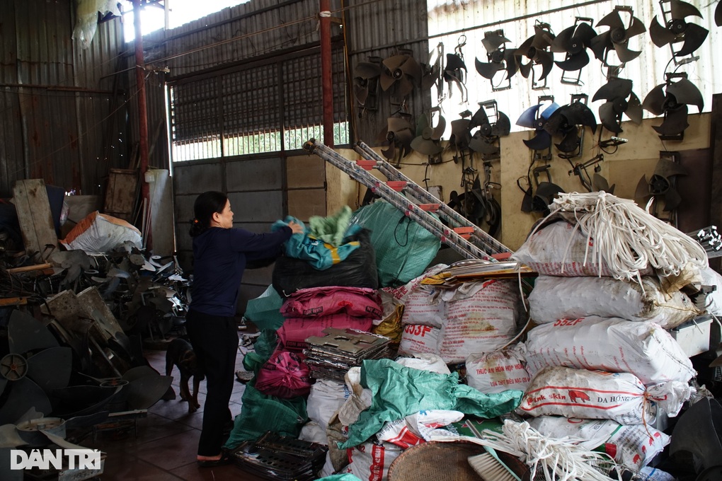 Làng mổ xẻ phế liệu, dân thu nhập bạc triệu mỗi ngày ở Bắc Ninh - 3 Làng mổ xẻ phế liệu, dân thu nhập bạc triệu mỗi ngày ở Bắc Ninh - 3