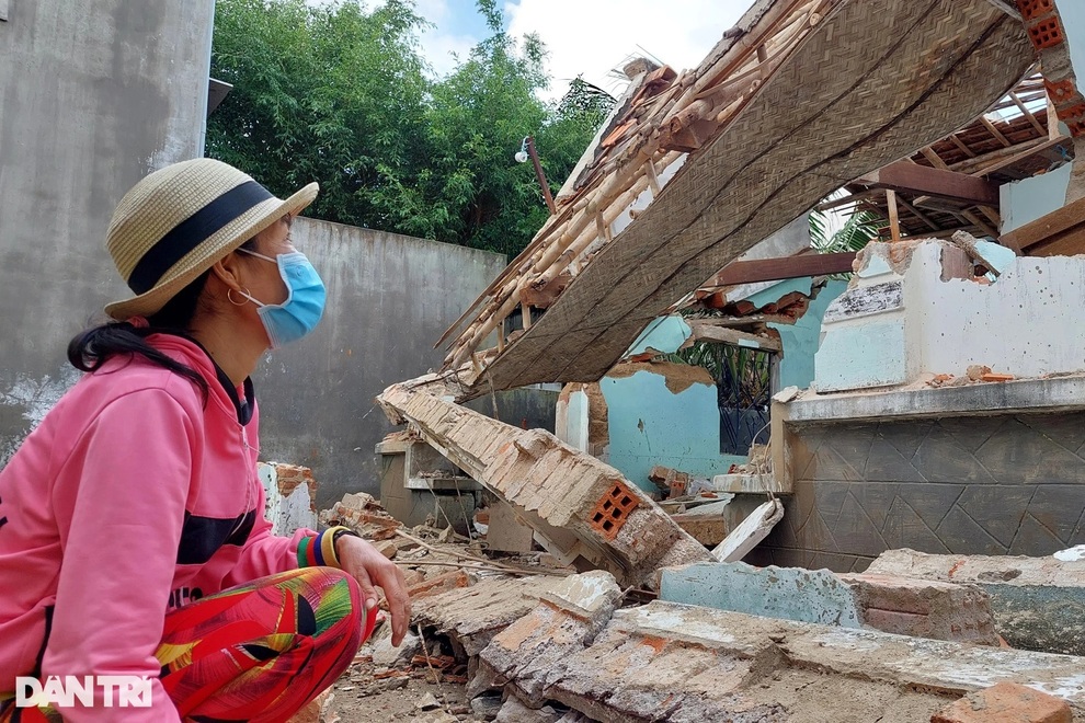 Lũ ập về, nhà kêu răng rắc rồi đổ sập trong tích tắc - 3 Lũ ập về, nhà kêu răng rắc rồi đổ sập trong tích tắc - 3