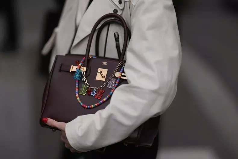 Túi Hermès giá cả tỷ đồng có thực sự được sản xuất tại Trung Quốc? - 3 Túi Hermès giá cả tỷ đồng có thực sự được sản xuất tại Trung Quốc? - 3