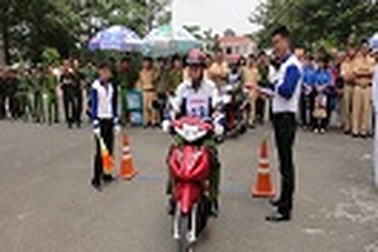 Tưng bừng hoạt động đào tạo LXAT trong năm 2012