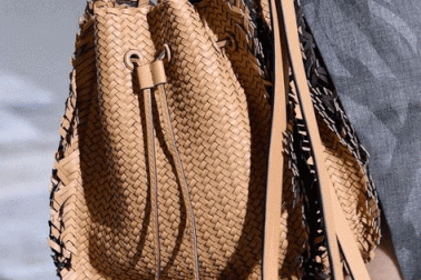 Những mẫu túi sành điệu của tuần lễ thời trang New York