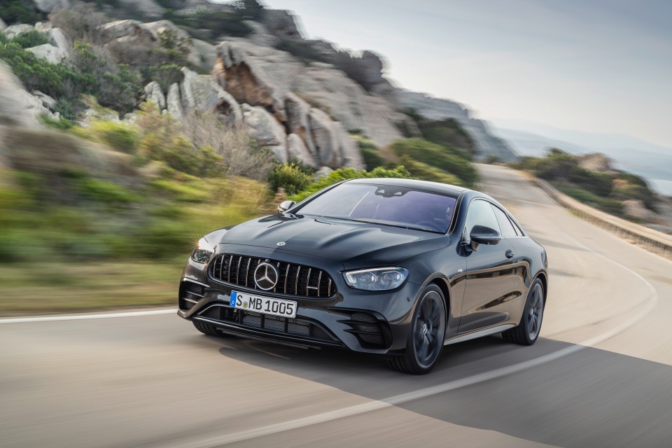 Choáng váng xem bảng giá xe Mercedes E-Class 2021 - 4 Choáng váng xem bảng giá xe Mercedes E-Class 2021 - 4