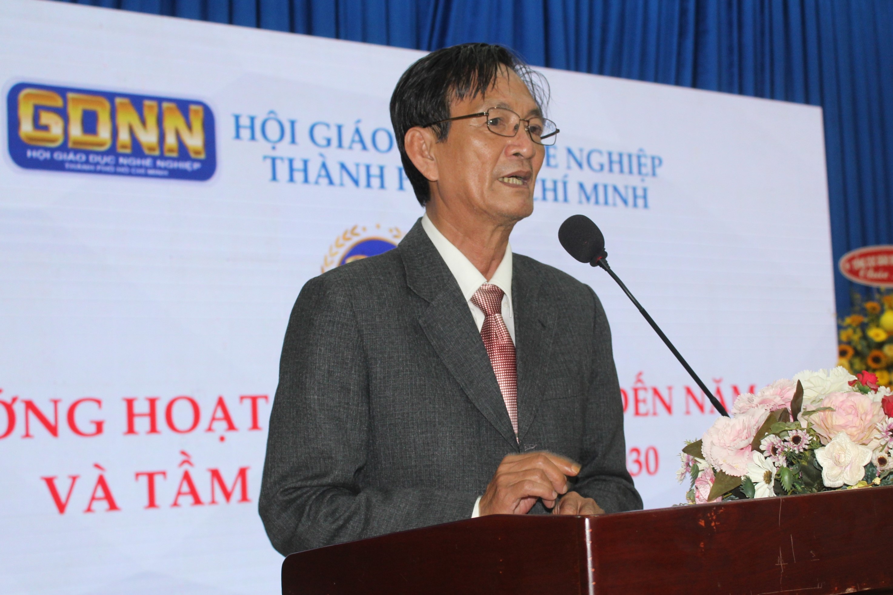 TPHCM xây dựng chương trình khuyến nghệ - 1 TPHCM xây dựng chương trình khuyến nghệ - 1