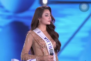 Xuân Hạnh gây tranh cãi khi bị cho là "câu giờ" khi thi ứng xử