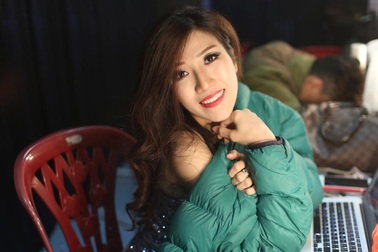 Oplus mang rắn vào MV khiến Trang Pháp hoảng sợ