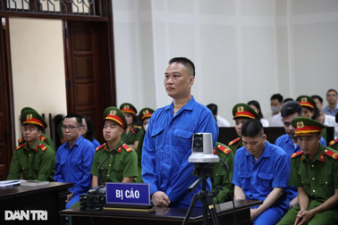 Cán bộ quản lý Công ty AIC được lấy mẫu chữ ký sẵn để "dán" vào hồ sơ thầu?