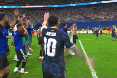 Điệu nhảy ngẫu hứng của Messi gây sốt mạng