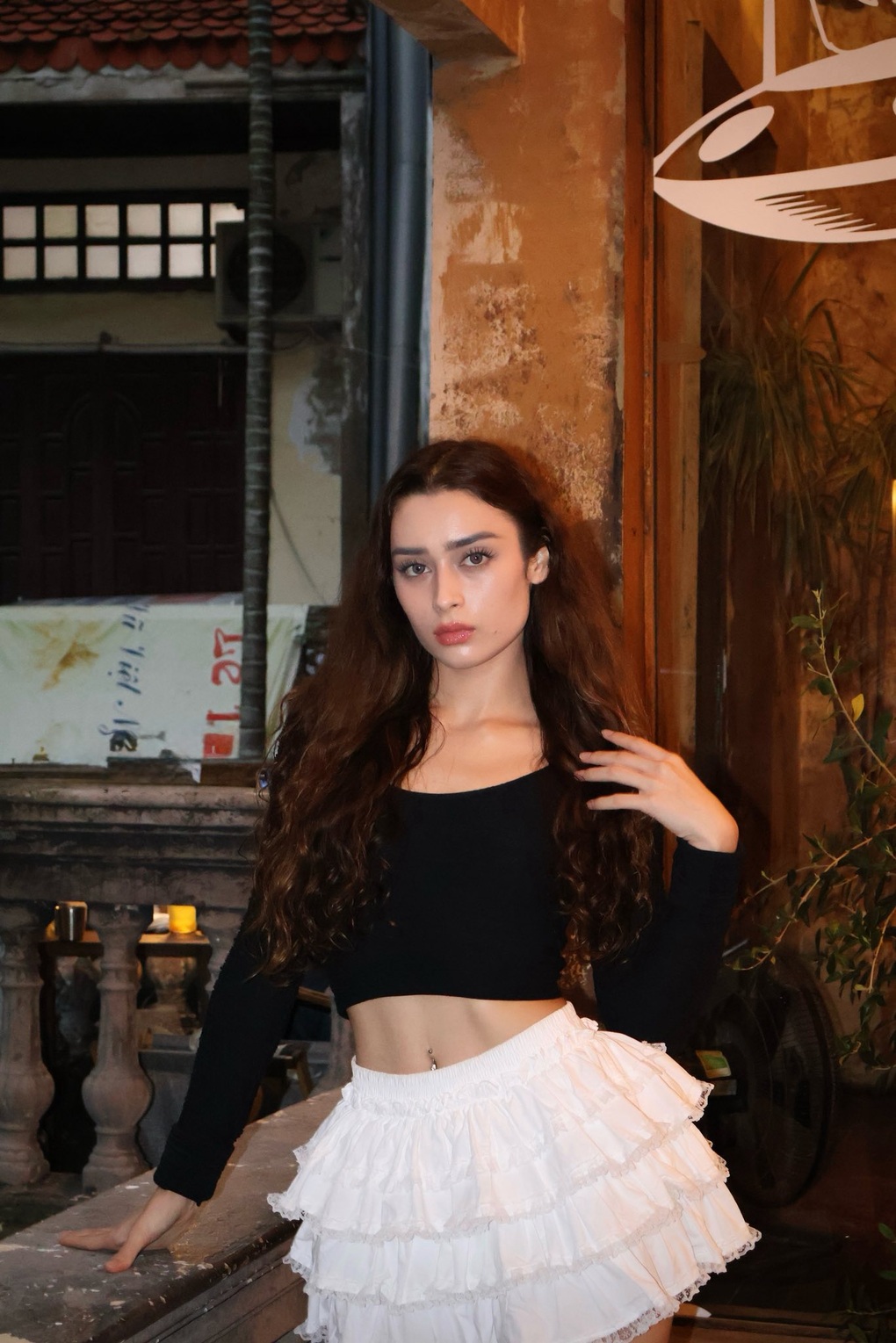 Giám khảo Việt trợn mắt, lớn tiếng với người đẹp ngoại quốc gây tranh cãi - 3 Giám khảo Việt trợn mắt, lớn tiếng với người đẹp ngoại quốc gây tranh cãi - 3