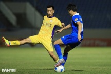 CLB Thanh Hoá bất ngờ đánh bại SL Nghệ An, CLB Hải Phòng thắng HL Hà Tĩnh