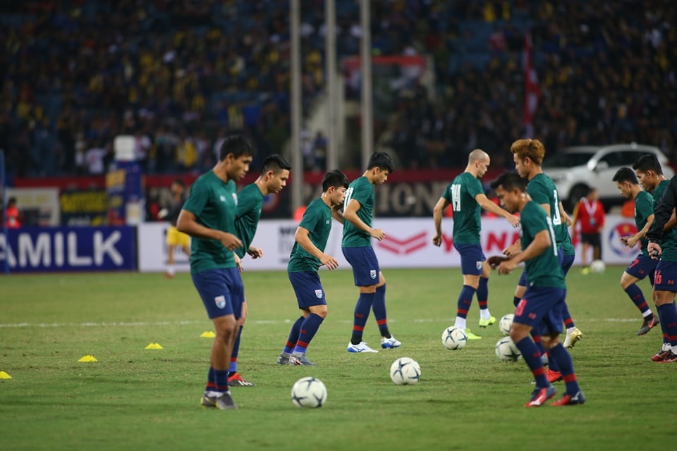 Việt Nam 0-0 Thái Lan: Hai quyết định gây tranh cãi của trọng tài - 18 Việt Nam 0-0 Thái Lan: Hai quyết định gây tranh cãi của trọng tài - 18