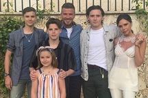 Choáng ngợp trước cách đón sinh nhật hoành tráng của gia đình Beckham